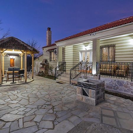Vila 1 Korce Exterior photo