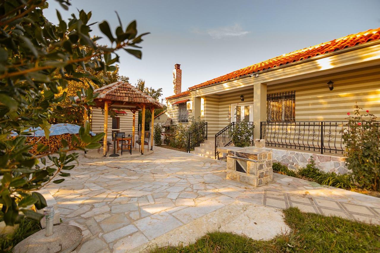 Vila 1 Korce Exterior photo